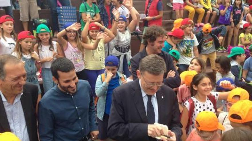 El Consell ofreció ayer música y talleres en valenciano a alumnos de Primaria