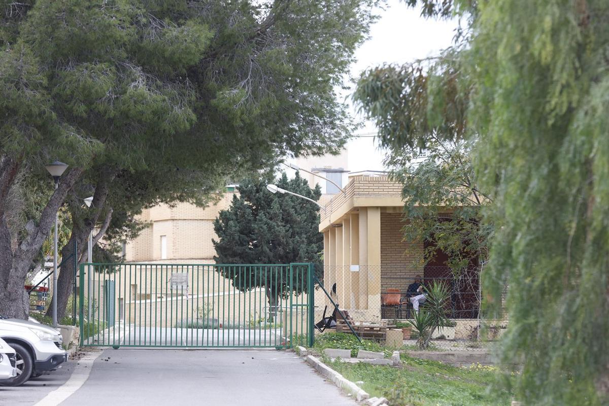 Exterior de la residencia CAMP Santa Faz, este miércoles Exterior de la residencia CAMP Santa Faz, este miércoles