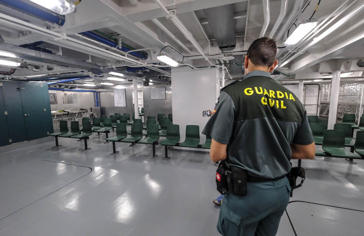 Recorrido por el buque Duque Ahumada, de la Guardia Civil
