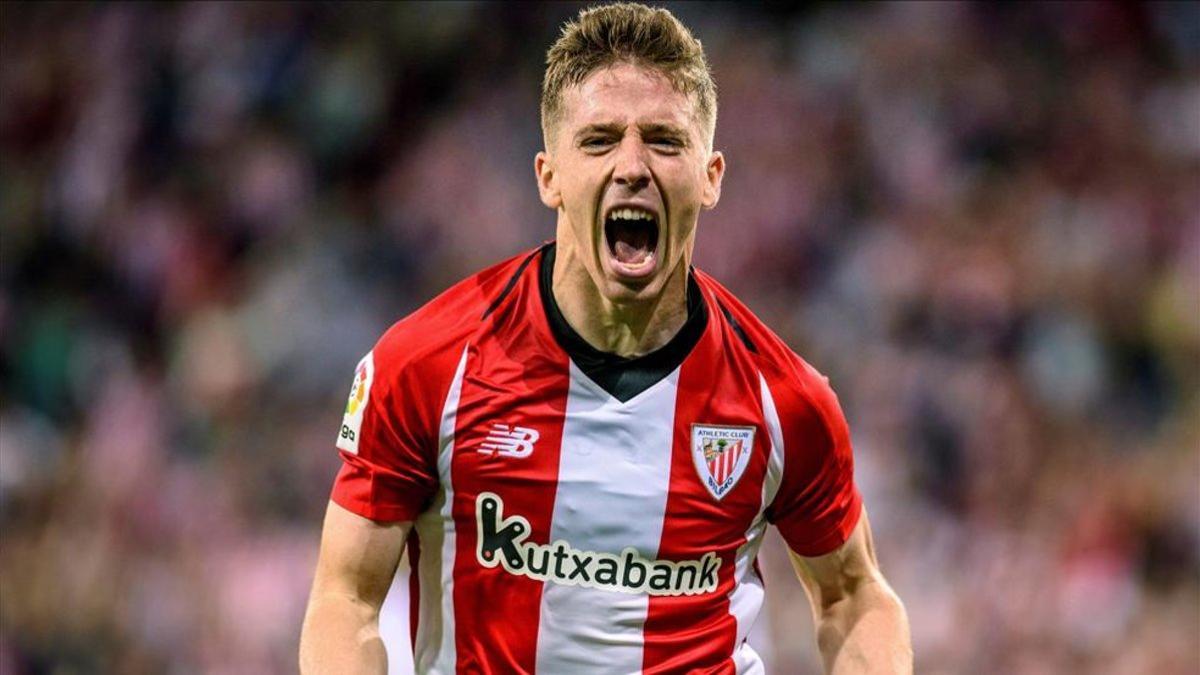 Iker Muniain celebrando un gol con el Athletic de Bilbao