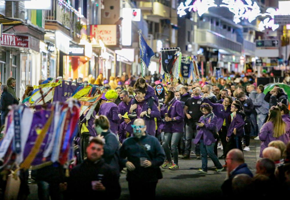 Fiestas Mayores Patronales de Benidorm: Un río de peñas y festeros.