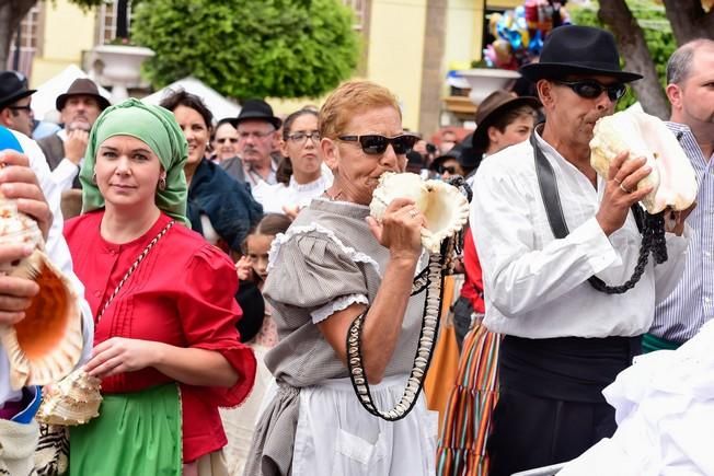 Procesion y Romeria por las Fiestas de las ...