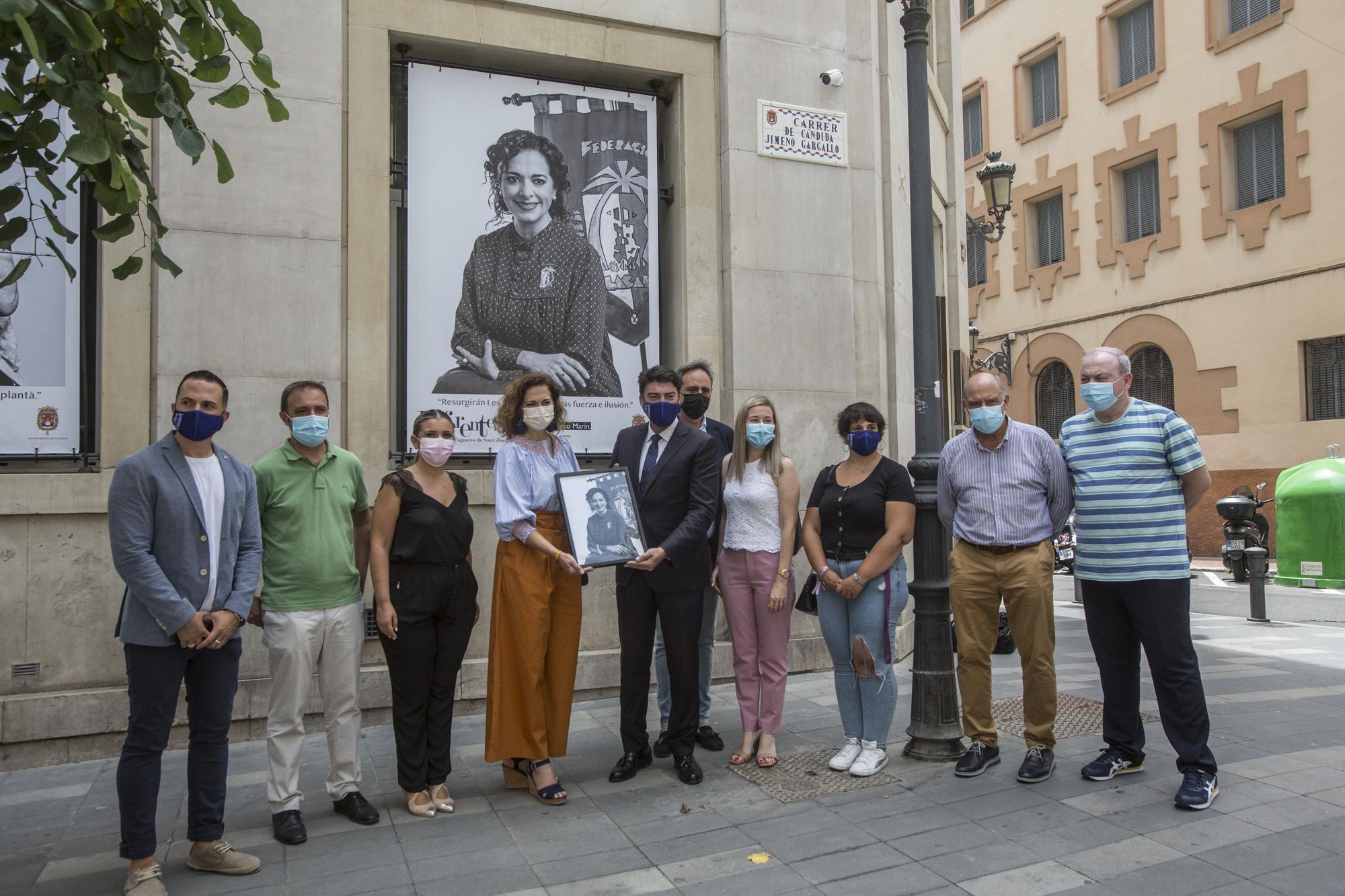 Homenaje a trece profesionales de las Hogueras en la muestra fotográfica "Referentes"