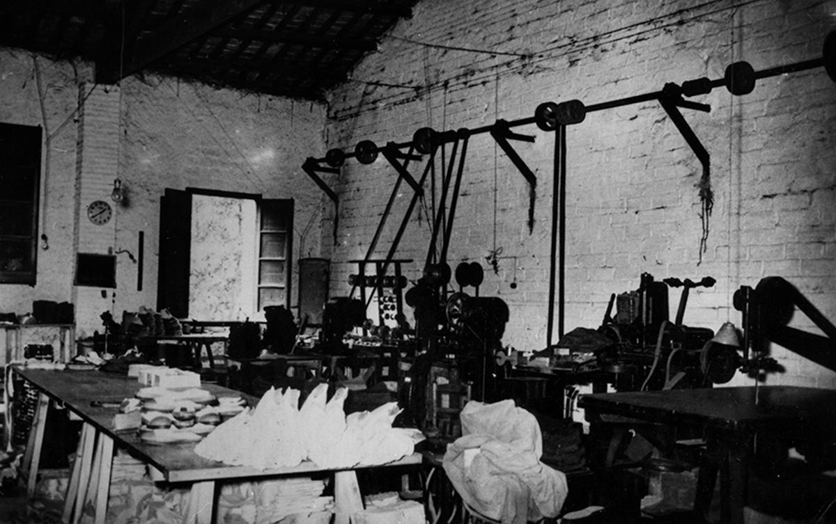 El histórico taller de Toni Pons, en Osor, en los inicios de la marca.