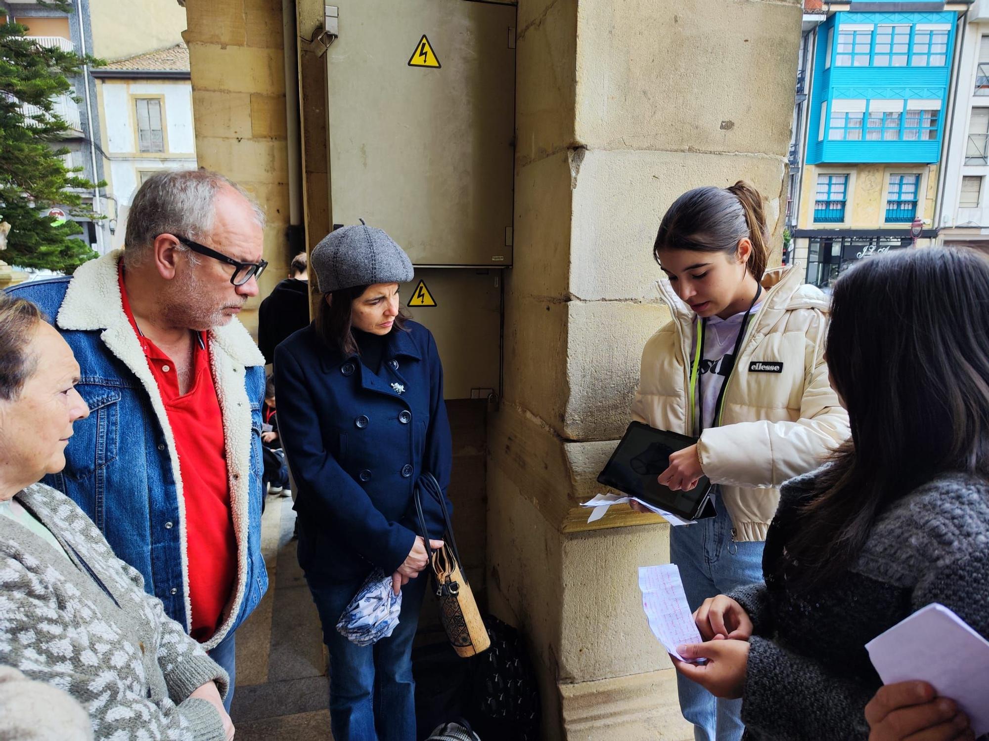 La historia medieval de Villaviciosa, de las aulas a las calles: así han ejercido los alumnos del instituto como guías turísticos