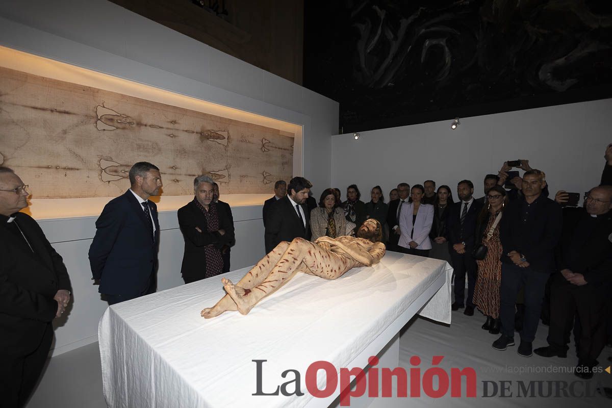 Así ha sido la inauguración de la exposición The Mystery Man en Caravaca. Descubre como es la muestra que atrae a miles de personas