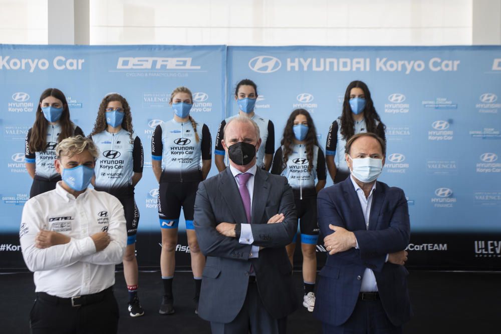 Presentación equipo ciclista Hyundai Koryo Car
