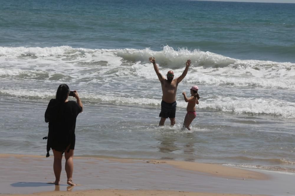 Reabren las playas en Elche y carencias