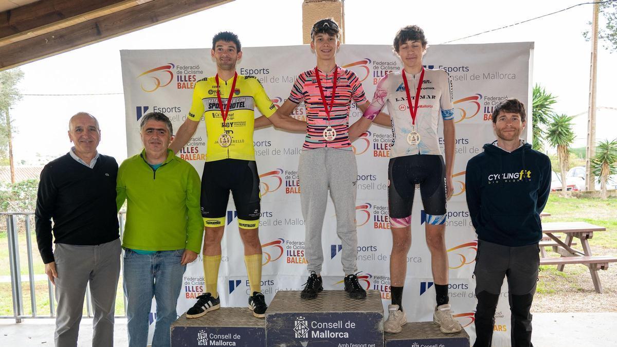 Sebastià Mascaró y Bernat Massanet se coronan en el ciclocrós de Lloret Sebastià Mascaró y Bernat Massanet se coronan en el ciclocrós de Lloret