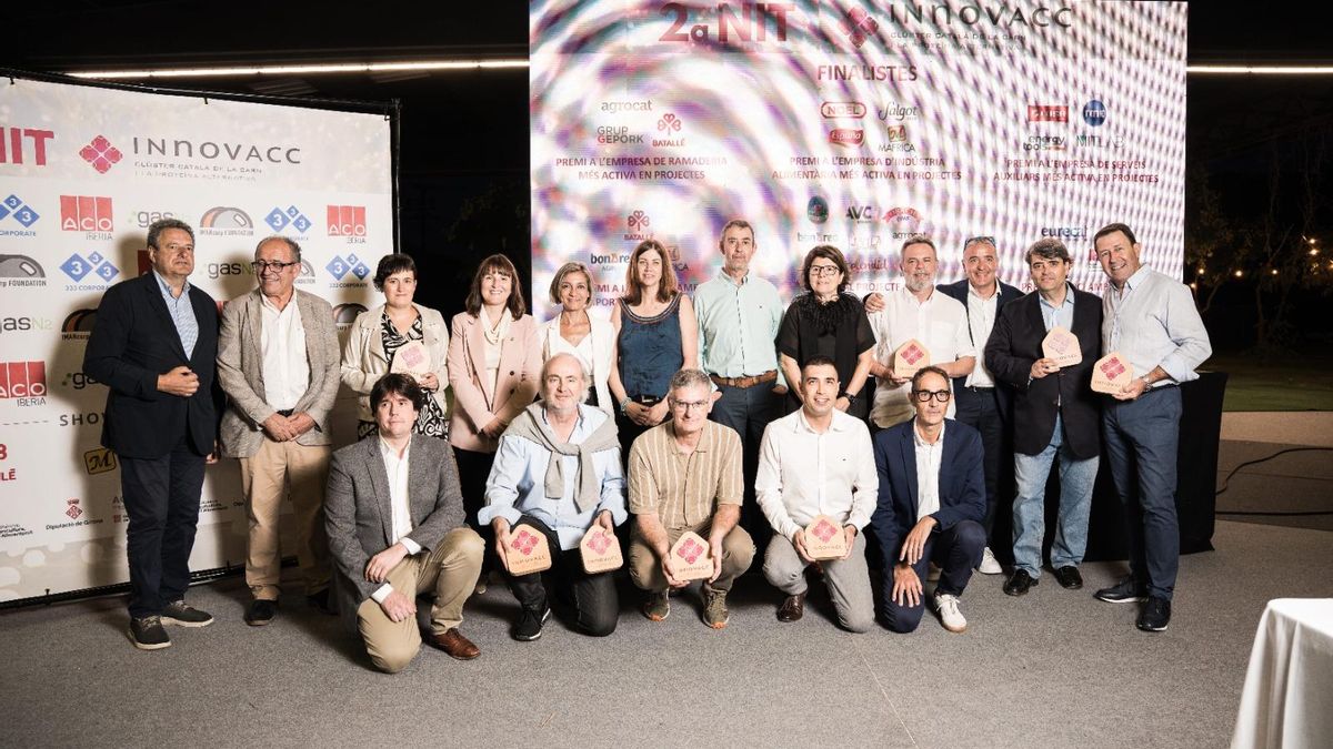 Finalistes del Premis INNOVACC 2024 i autoritats