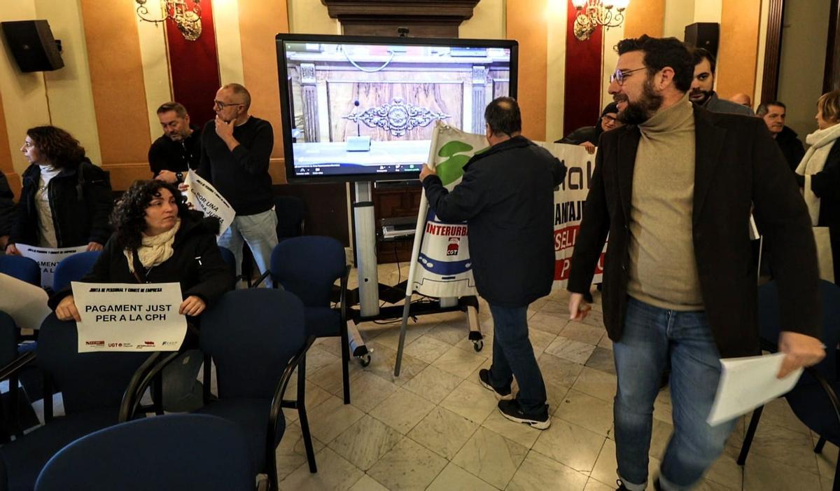 El Ayuntamiento de Alcoy pide al Consell que declare el área de salud como de difícil cobertura El Ayuntamiento de Alcoy pide al Consell que declare el área de salud como de difícil cobertura