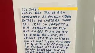 El cartel viral de un vecino de Zaragoza: "No quiero pensar que en esta comunidad hay 'amigos de lo ajeno'"