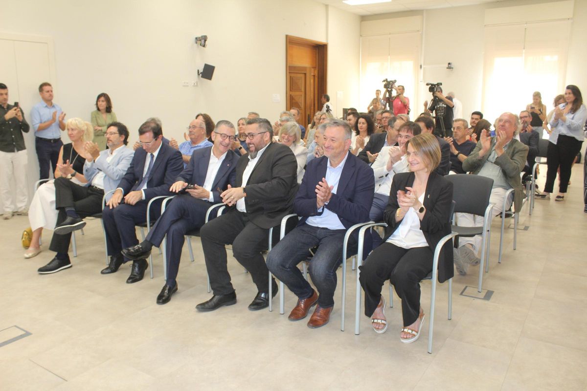 Representants institucionals i empresarials assistents a l'acte de Figueres