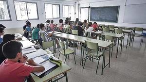 Alumnos en un aula de un instituto de Mallorca.