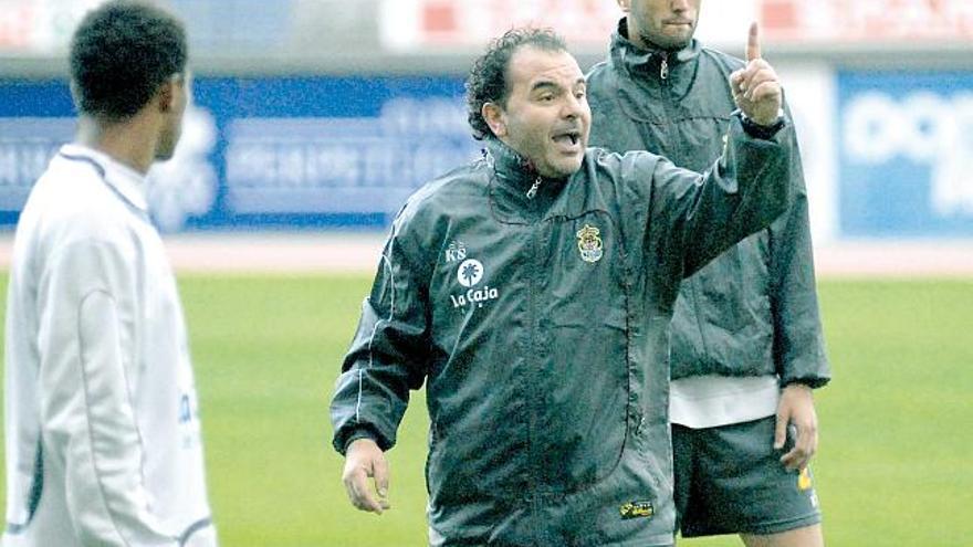 Javier Vidales, en su primer entrenamiento como máximo responsable del equipo