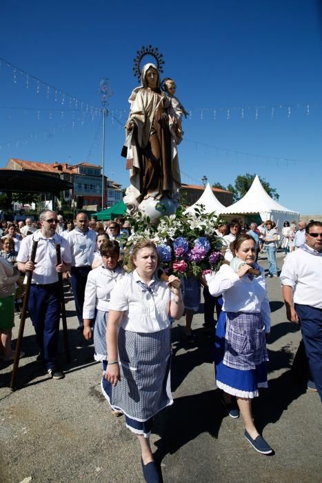 Misa y procesión del Carmen en Luanco