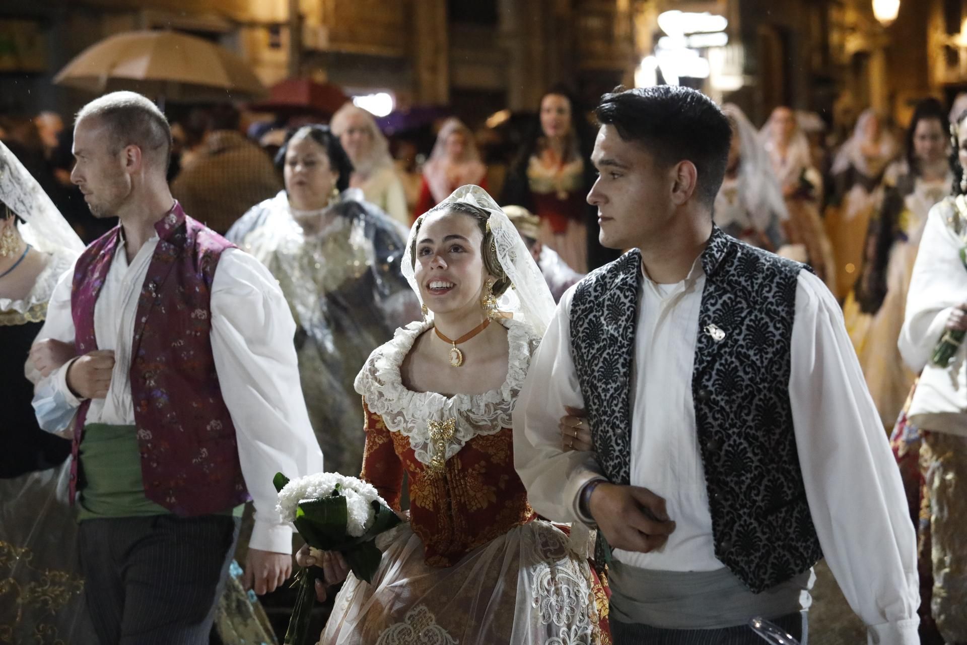 Búscate en el primer día de ofrenda por la calle de la Quart (entre las 19:00 a las 20:00 horas)