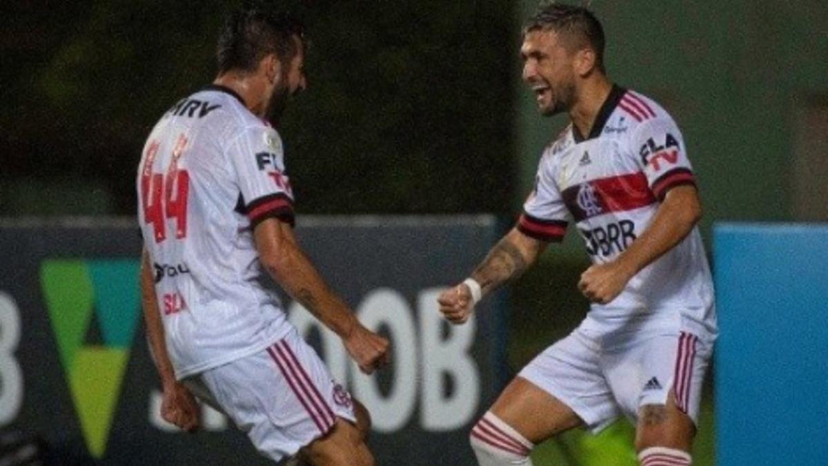 Flamengo venció 2-1 a Fluminense en el clásico del estado