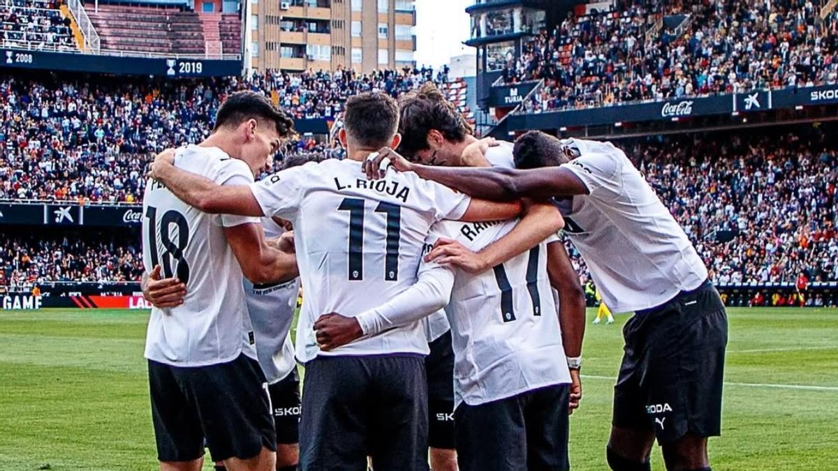EL VALENCIA DESPIDE LALIGA EN MESTALLA