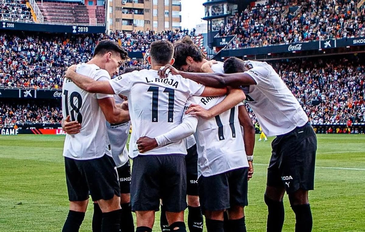 EL VALENCIA DESPIDE LALIGA EN MESTALLA