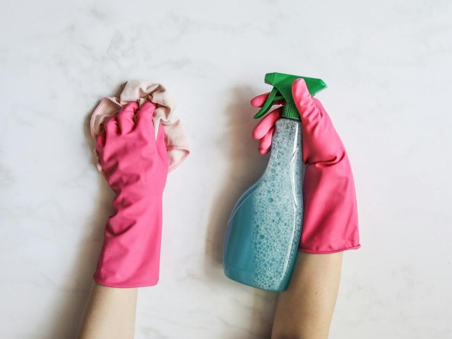 Cinco cosas que olvidamos limpiar en nuestra casa y que son críticas para la higiene del hogar