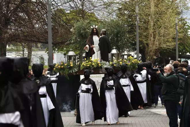 EN IMÁGENES: la procesión del Beso de Judas en Avilés