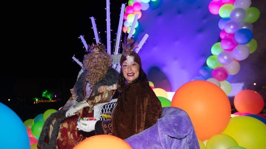 Navidad en Ibiza: La cabalgata más carnavalesca en Sant Antoni