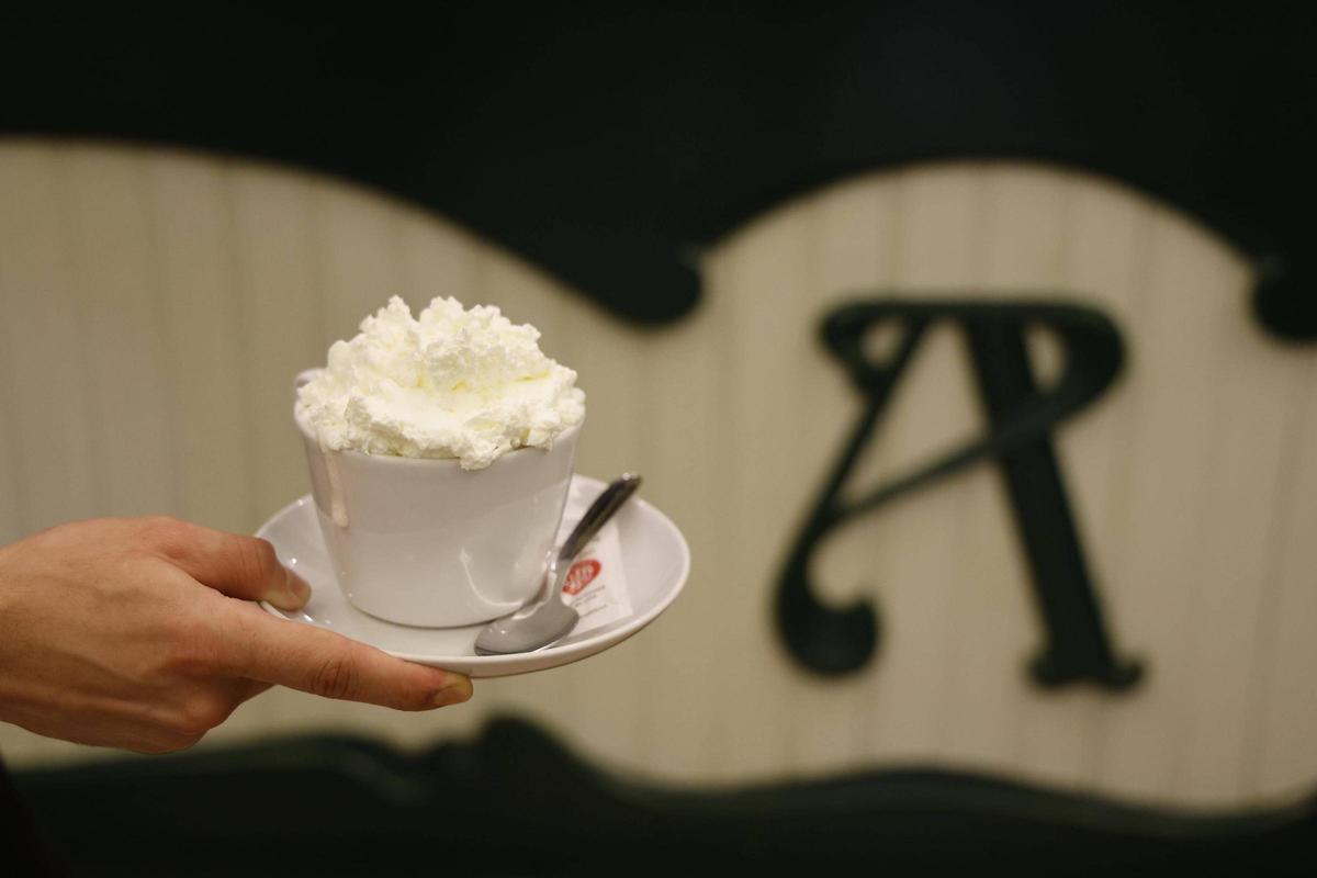 El suís, un dels productes emblemàtics de la xocolateria.