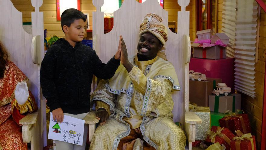 Los Reyes Magos visitan el Centro Comercial Los Alisios