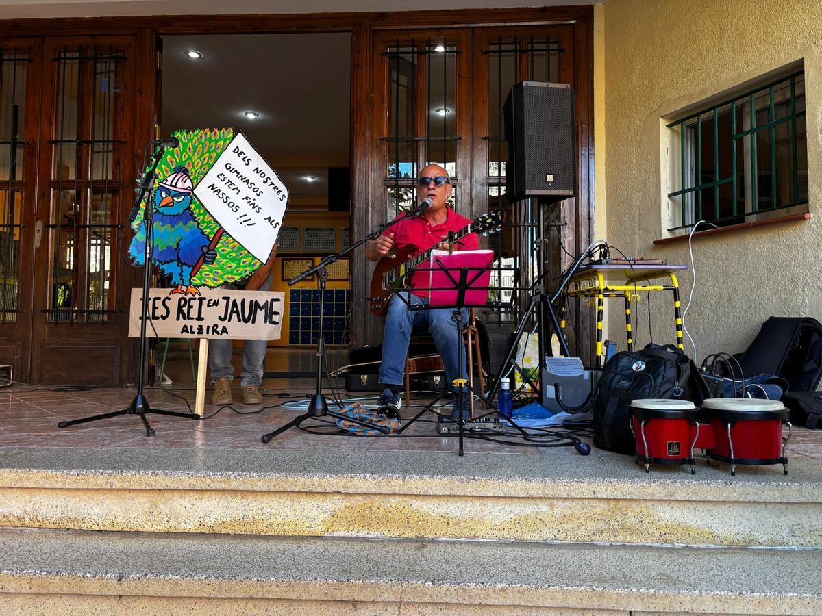 Ona Nua durante el concierto ofrecido en el insituto.
