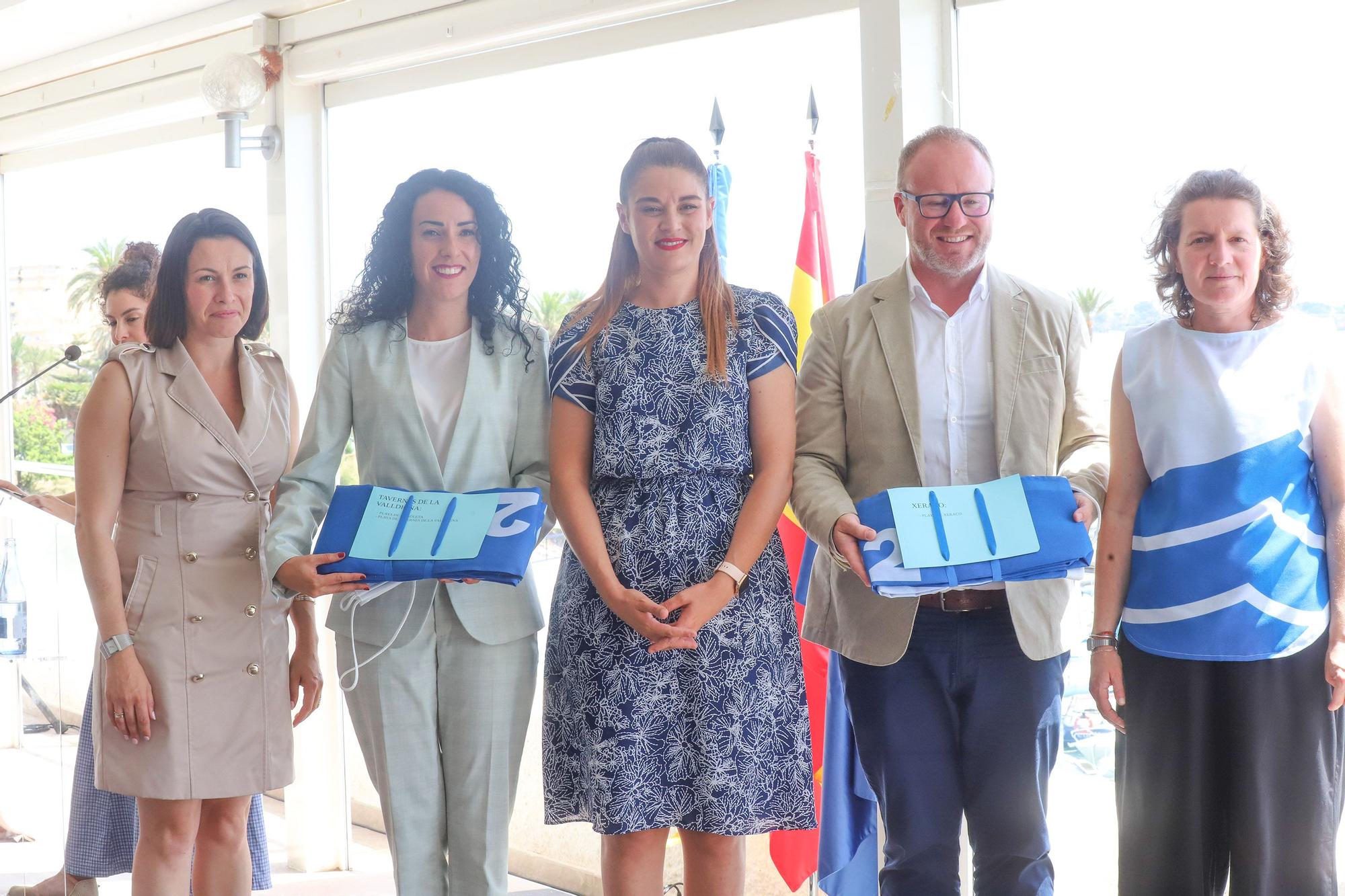 La Generalitat entrega en Orihuela las 158 banderas azules de las playas y puertos de la Comunidad