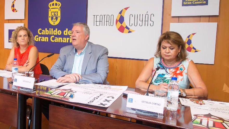 Aurora Moreno, Carlos Ruíz y Argelia Camino, en la presentación de la Temporada de Zarzuela 2017, en el Teatro Cuyás