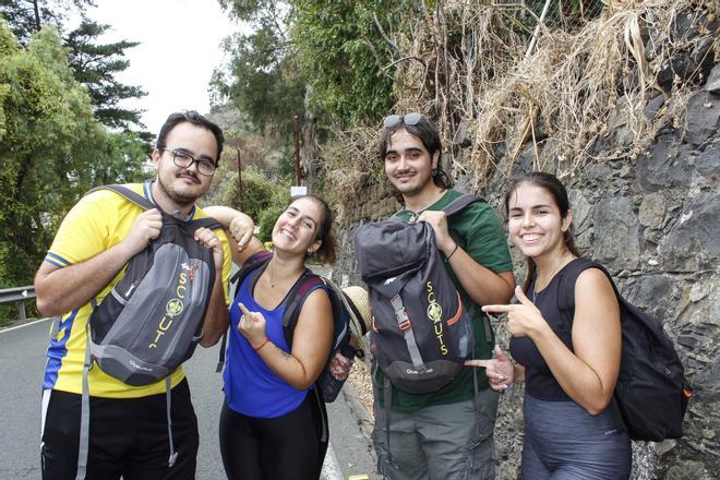 Peregrinos de ruta hacia la romería del Pino