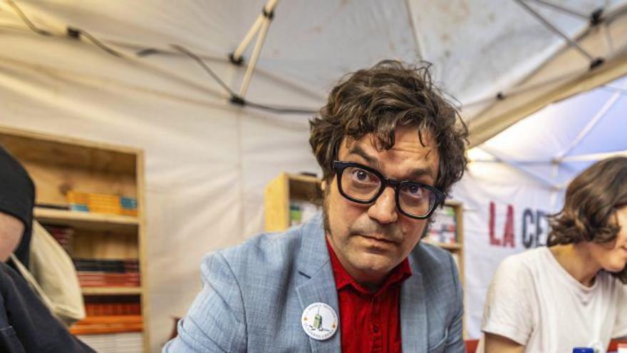 La fantasia irromp per Sant Jordi amb Desirée de Fez i nevades de pol·len
