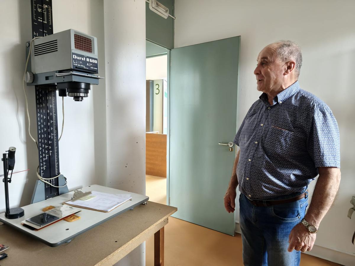 El montaje del Laboratorio de Fotografía Química del Museo "Villa ya Mercáu" de Grado, en imágenes