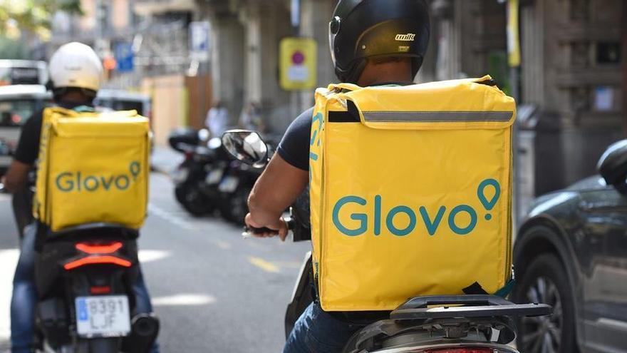 Uns repartidors de Glovo