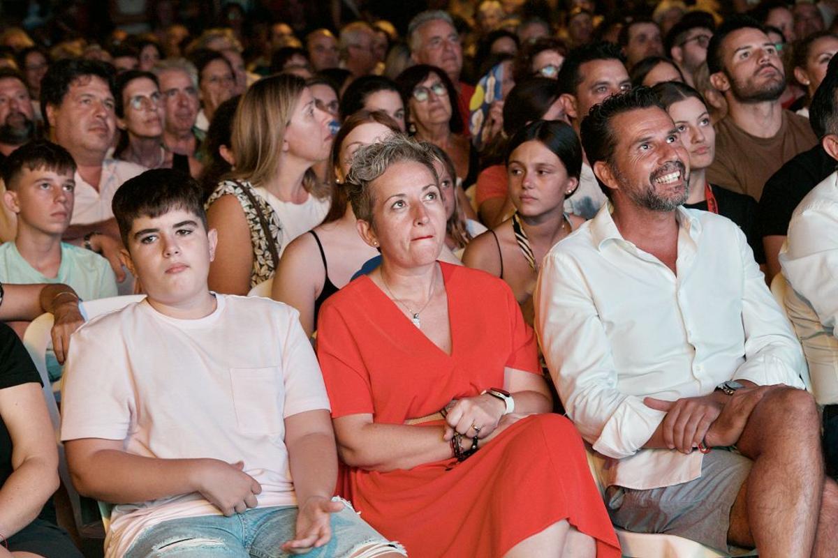 Los vecinos de El Palmar sigue a Alcaraz a través de una pantalla gigante