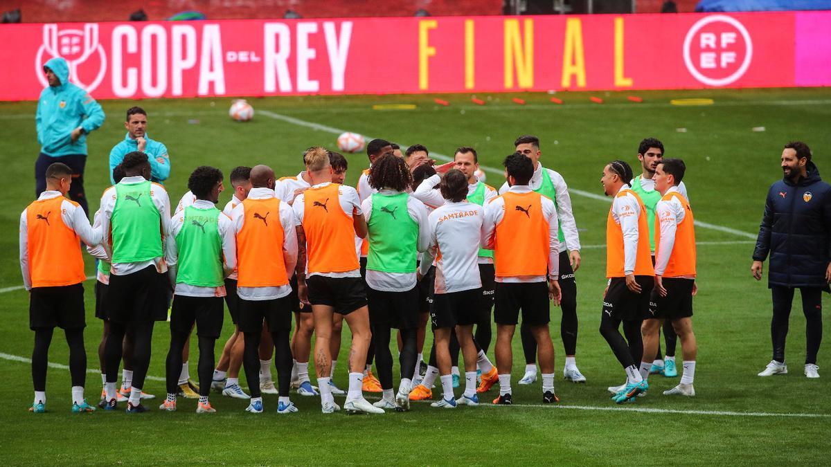 Así ha sido el entrenamiento del Valencia CF en La Cartuja