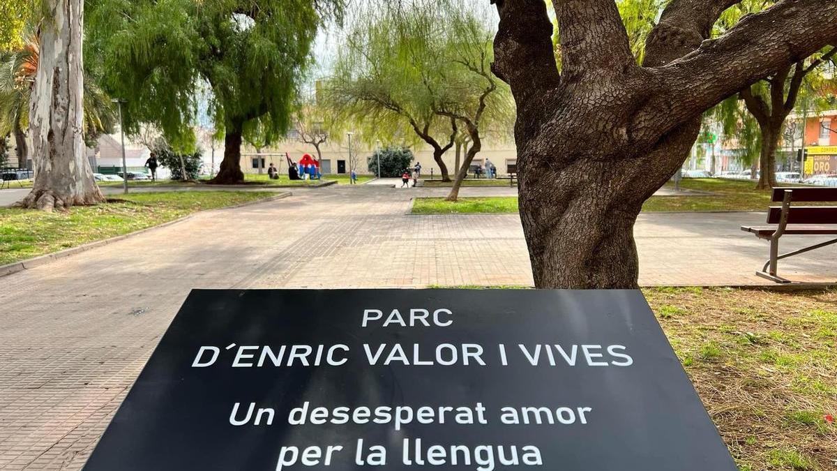 Parque Enric Valor, situado entre los IES Botànic Cavanilles y Honori Garcia
