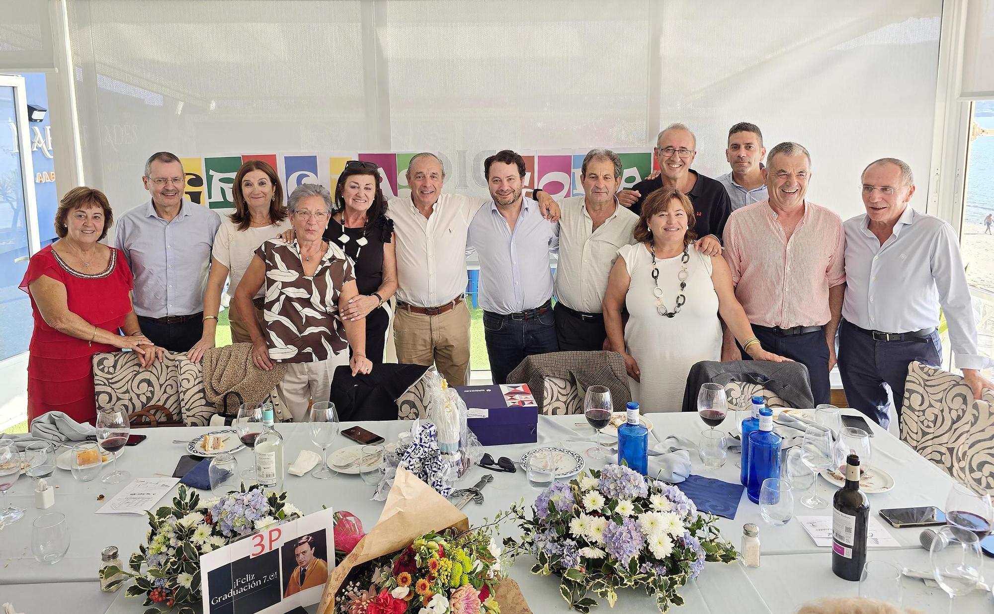 Homenaje al médico Tomás Rodríguez Cayazzo por sus pacientes en Panxón