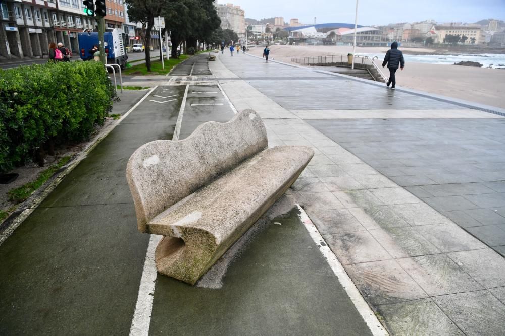 El temporal deja rastro en el paseo coruñés