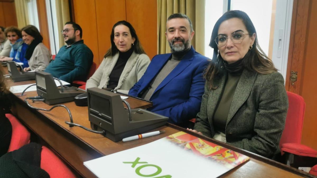 Concejales de Vox en el pleno del Ayuntamiento de Córdoba.