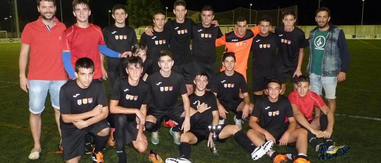 Es Pla juvenil, campeón del Torneig de sa Llum 2015.