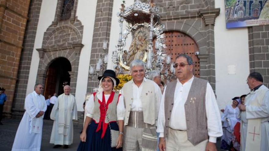 Los socialistas Carolina Darias, José Miguel Pérez y Juan de Dios Ramos, en las fiestas del Pino 2011. i J. C. GUERRA