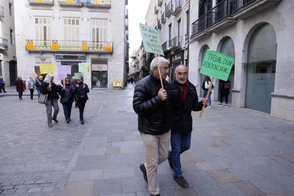 Protesta de pensionistes pel centre de Girona