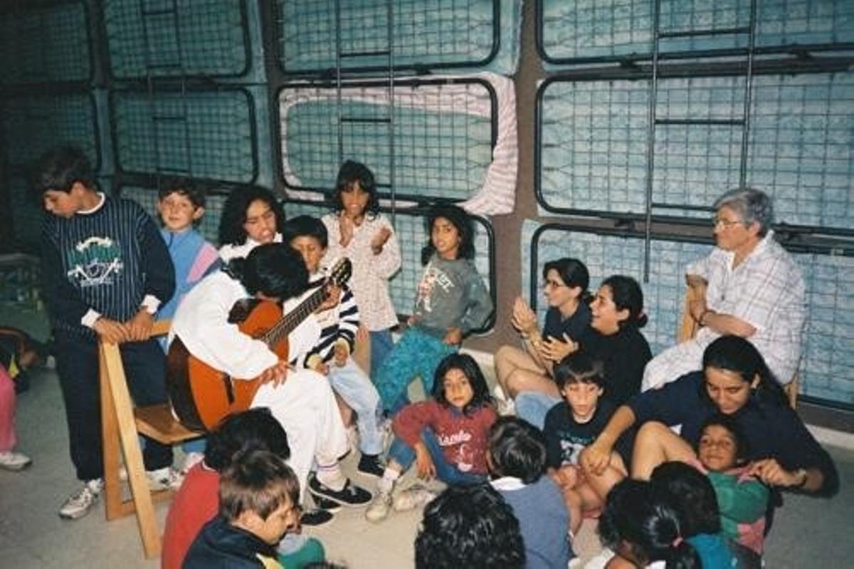 La madre Carmen, en un campamento de verano