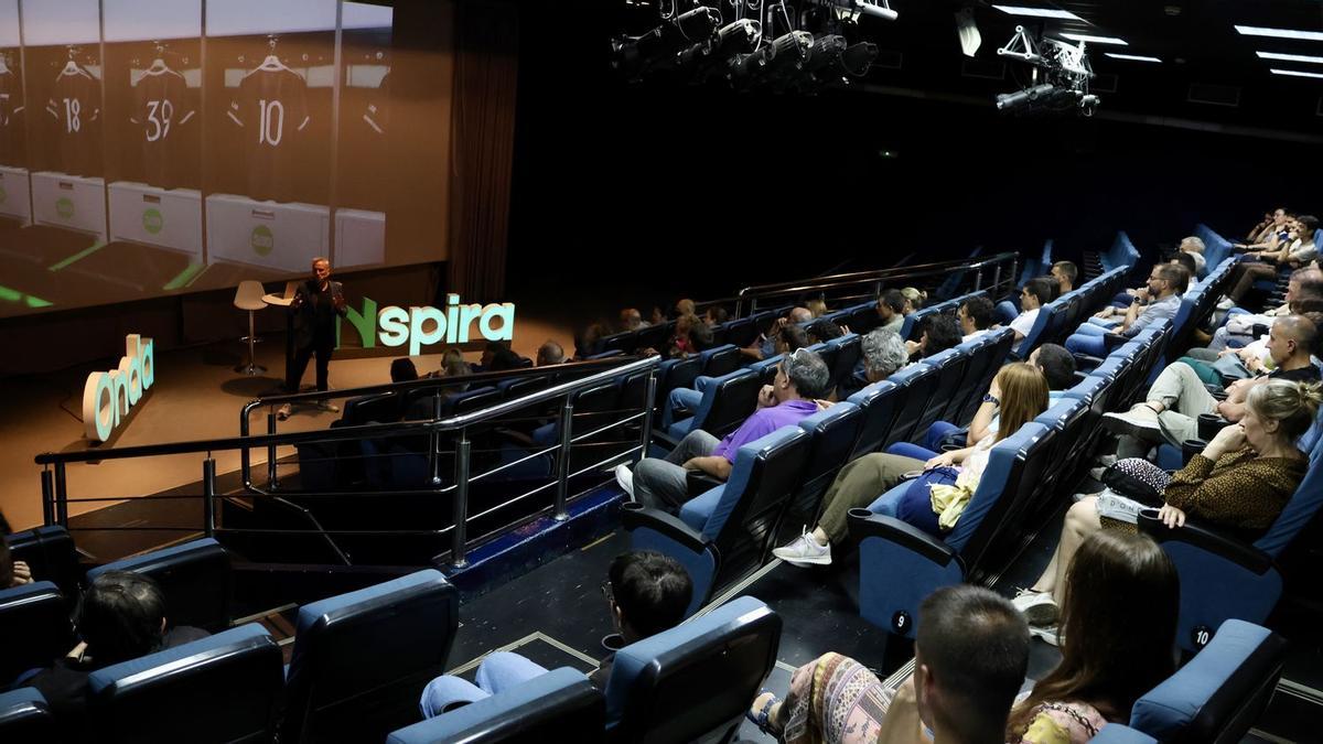 El espacio cultural La Cassola ha puesto el cierre a una nueva edición del programa municipal ‘Onda Inspira’ con la destacada conferencia de Álvaro Merino.
