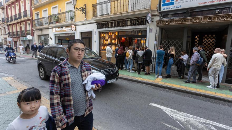 La calle Gerona de Alicante: de vía de las novias a nuevo &quot;Chinatown&quot;