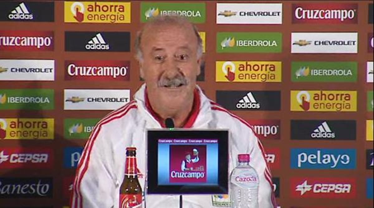 El seleccionador nacional, Vicente del Bosque, durant la roda de premsa d’aquest matí a Alacant.