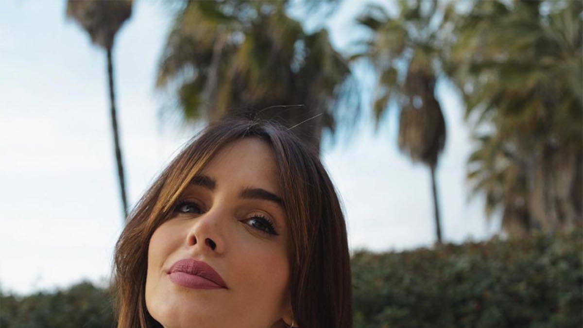 Rocío Osorno, con jersey de Zara en su perfil de Instagram y labios berenjena